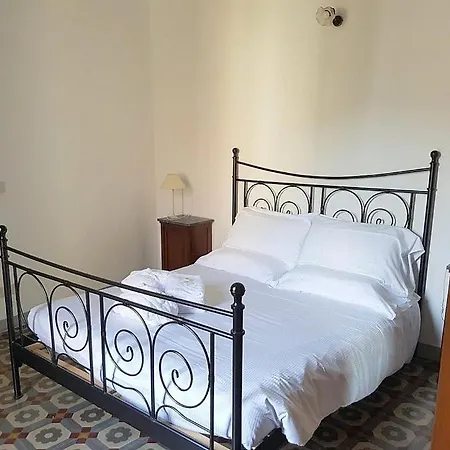 Sleeps 4 شقة